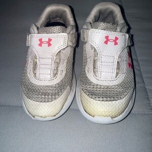 Under Armour Kids' Pink and Gray Sneakers Size 8